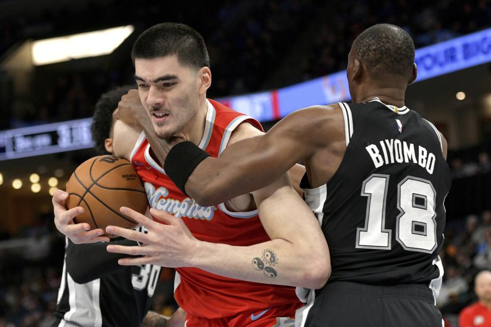 他在接到队 他在接到队